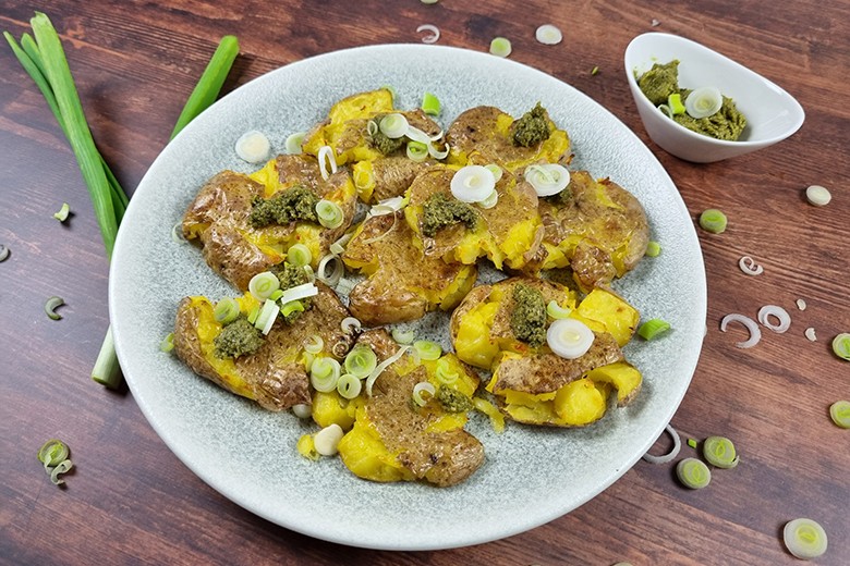 Smashed Potatoes mit Pesto
