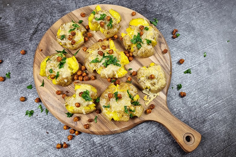 Smashed Potatoes mit Kichererbsen