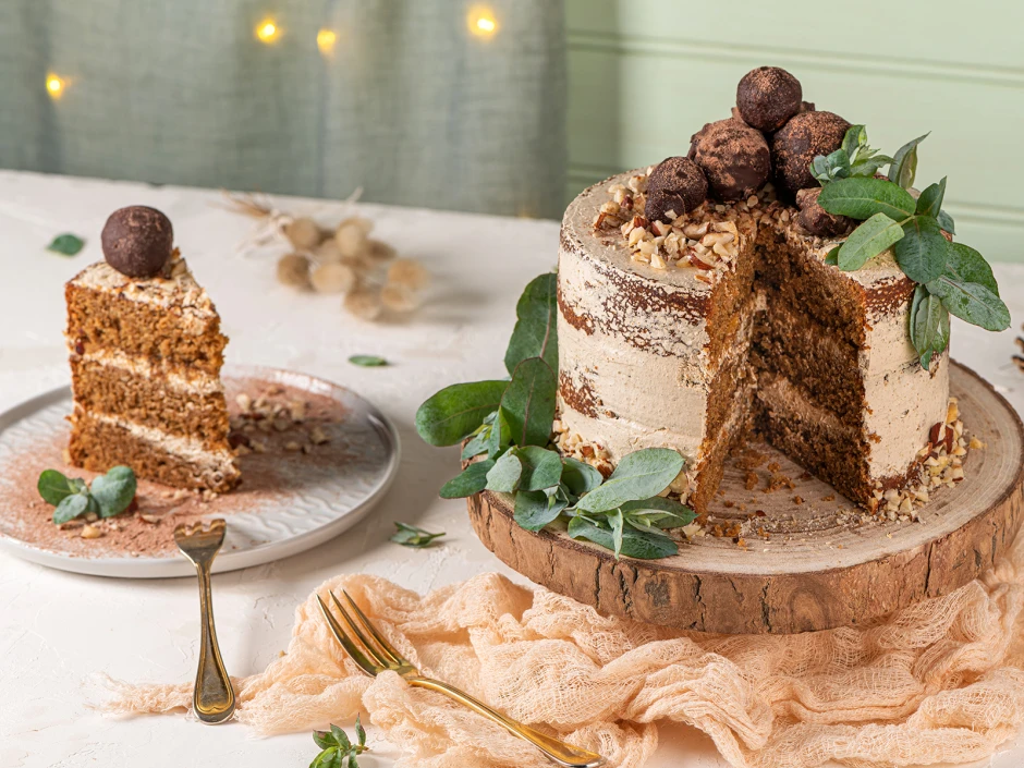 Haselnuss-Kaffee-Weihnachtstorte