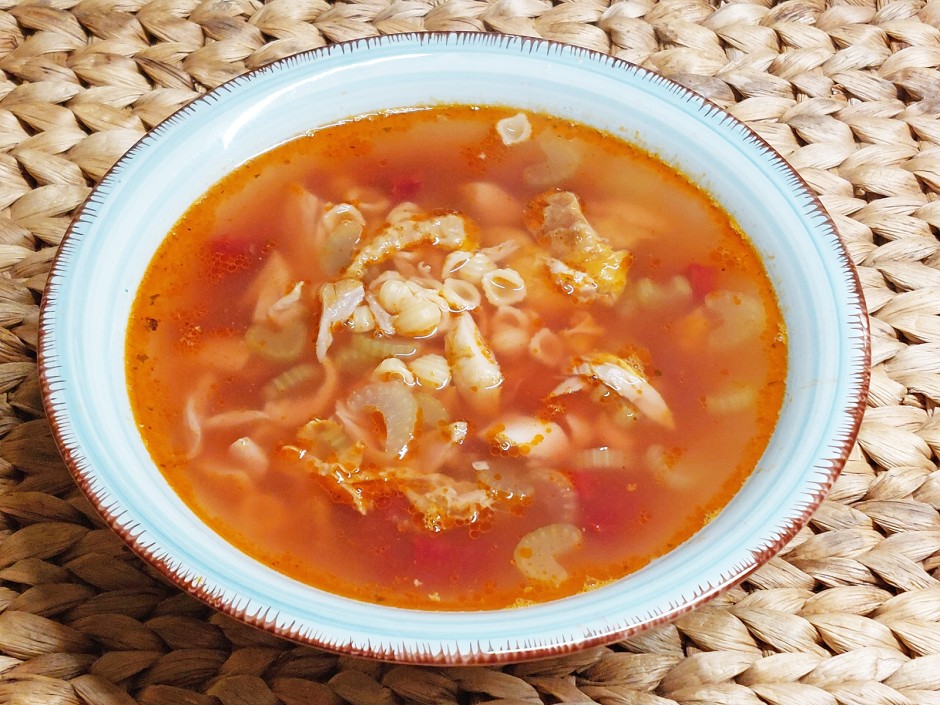 Hühnersuppe mit Roten Rüben