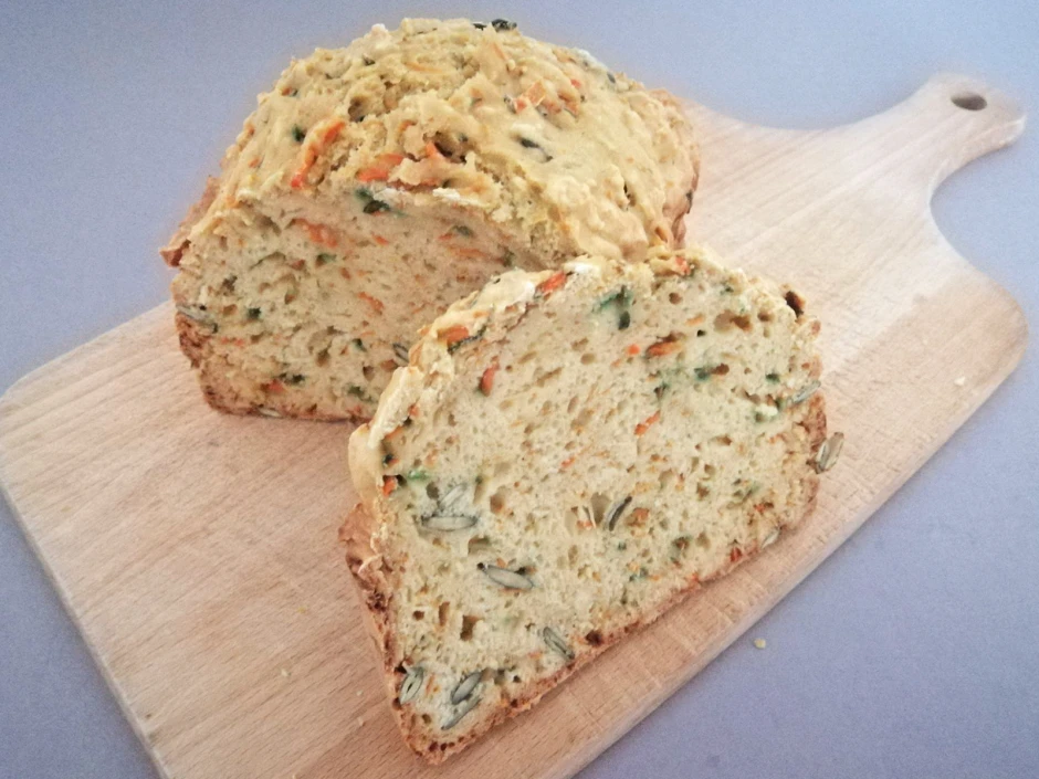 Dinkel-Karottenbrot aus dem Brotbackautomaten