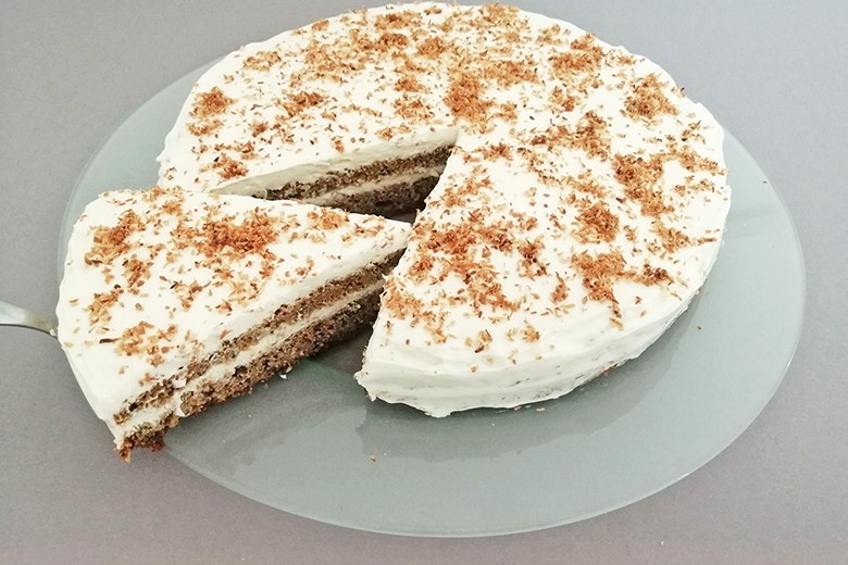 Karottentorte mit Topfencreme