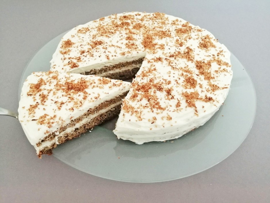 Karottentorte mit Topfencreme
