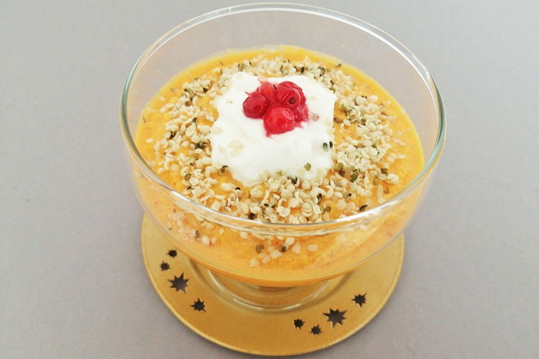 Vitamindessert mit Hanfsamen