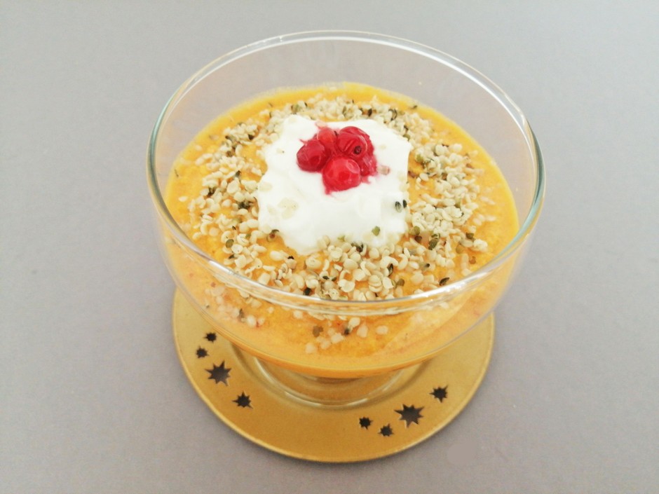 Vitamindessert mit Hanfsamen