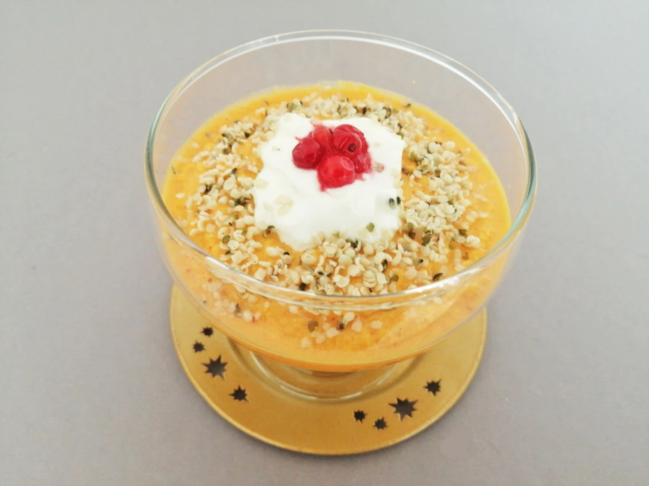 Vitamindessert mit Hanfsamen
