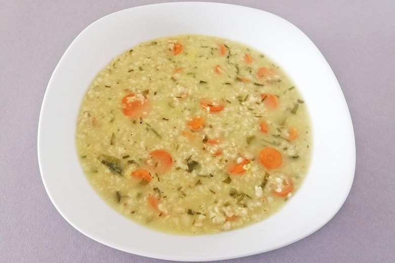 Haferflockensuppe mit Karotten