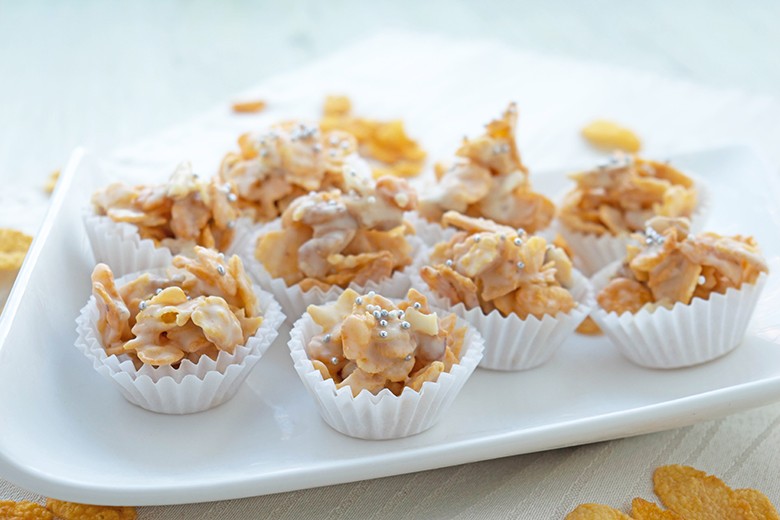 Weiße Cornflakes Häufchen