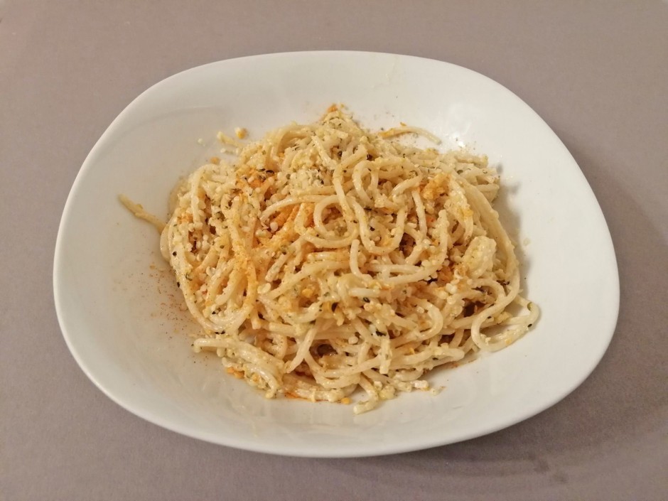 Dinkelspaghetti mit Hanfsamen