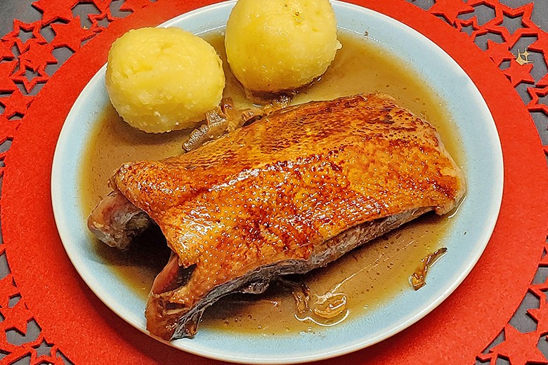 Gänsebrust mit fränkischen Knödeln