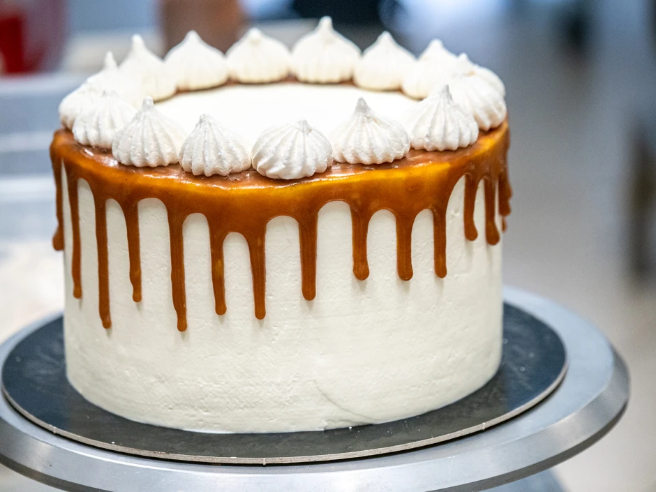 Weihnachts-Karamell-Torte