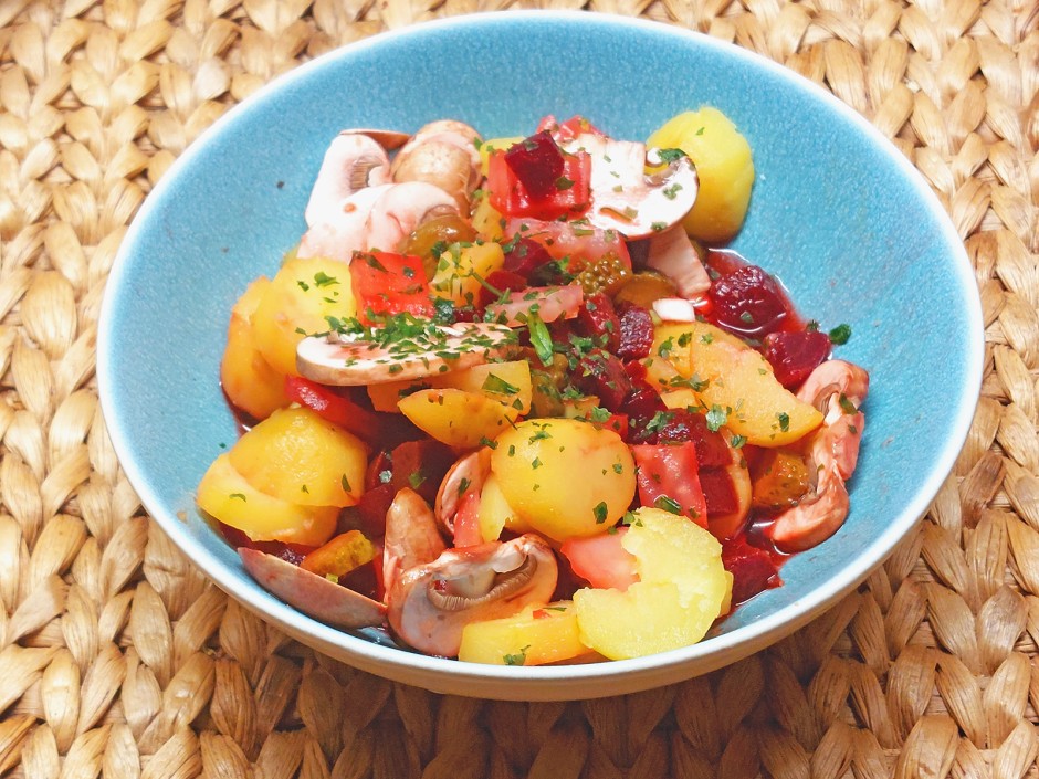 Kartoffelsalat mit Sellerie und Rote Rüben