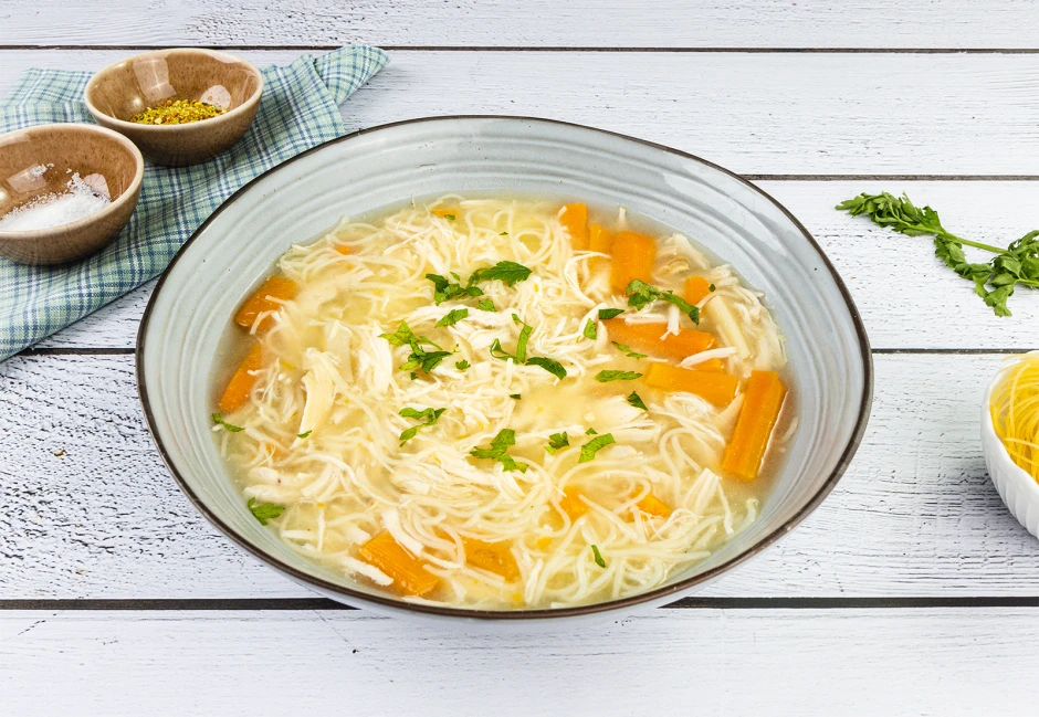 H&uuml;hnersuppe mit H&uuml;hnerbrust
