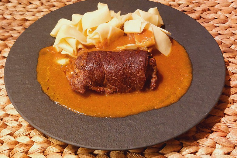 Rinderroulade in Steinpilzsoße