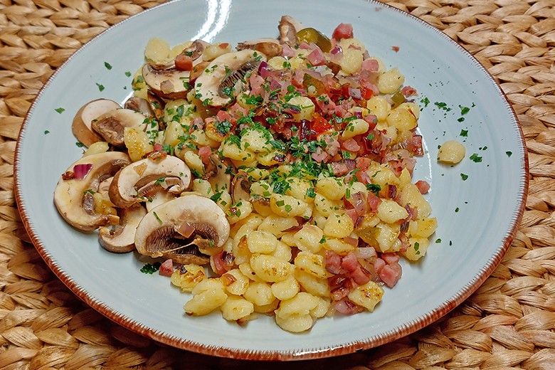 Spätzle-Jalapeno-Speckpfanne