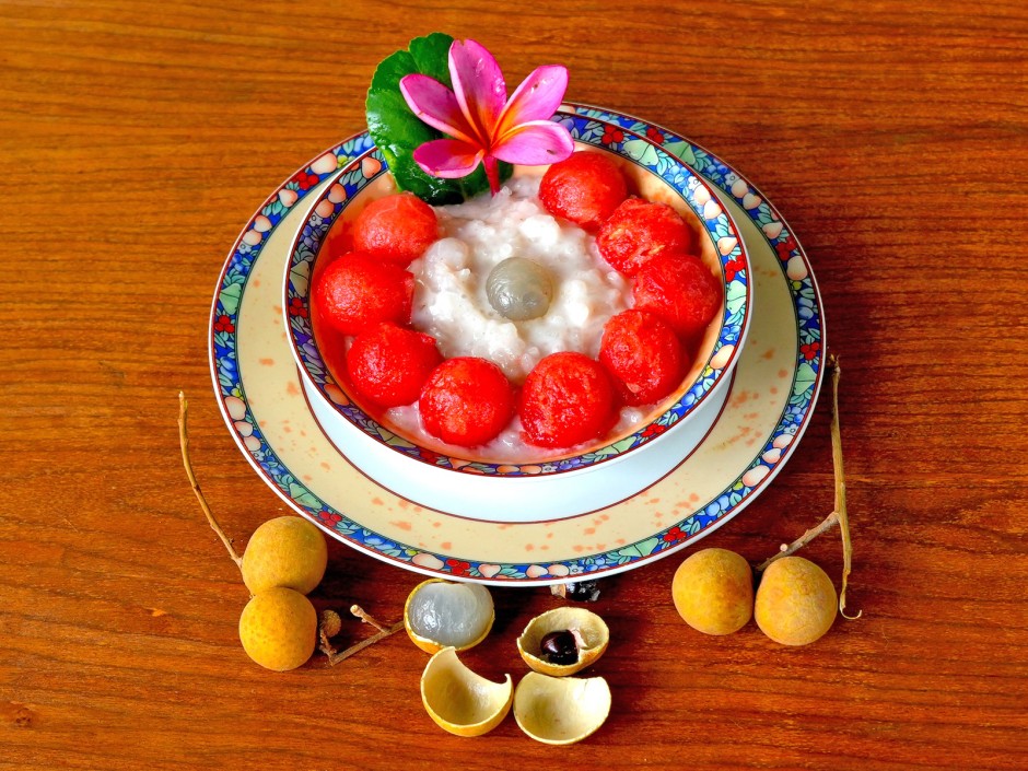 Klebreis mit Longan und Melone