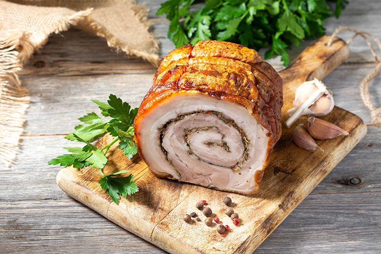Rollbraten mit Kräuterfüllung