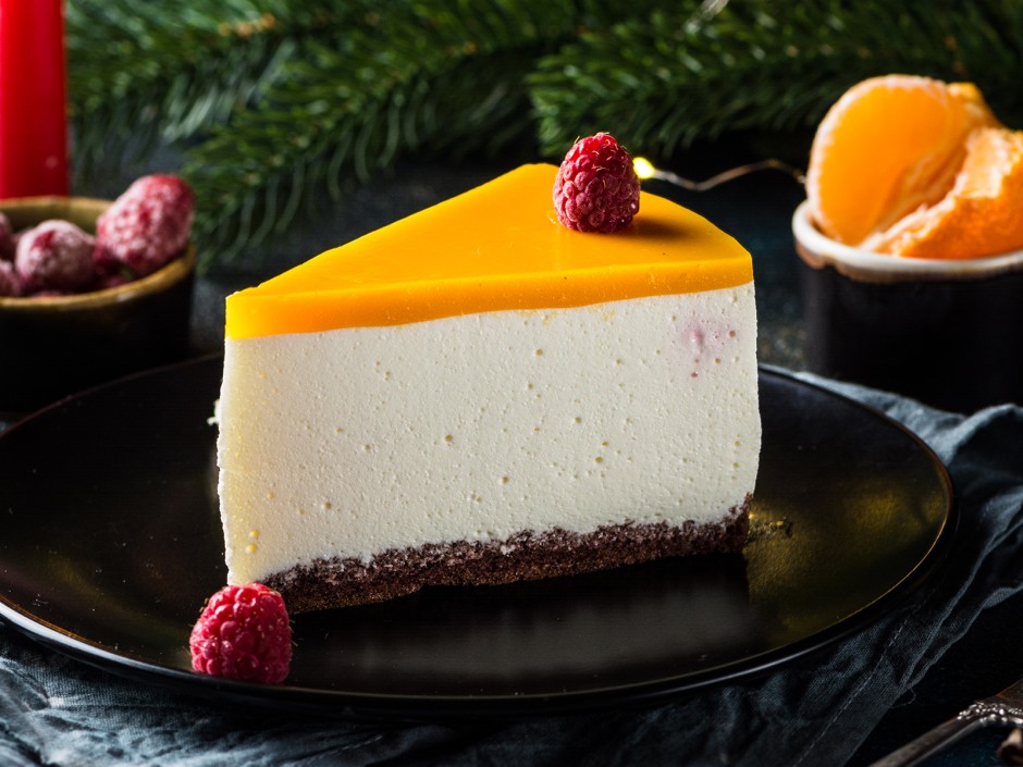 Mango-Cheesecake Weihnachtstorte
