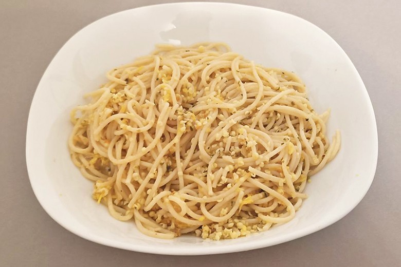 Ingwerspaghetti mit Hanfsamen