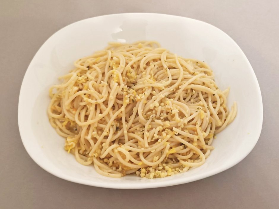 Ingwerspaghetti mit Hanfsamen