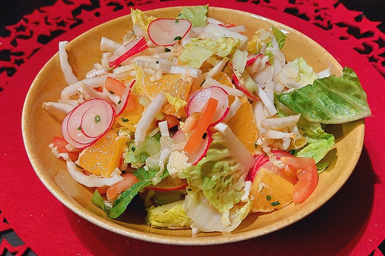 Blattsalat mit Senf-Orangen-Dressing