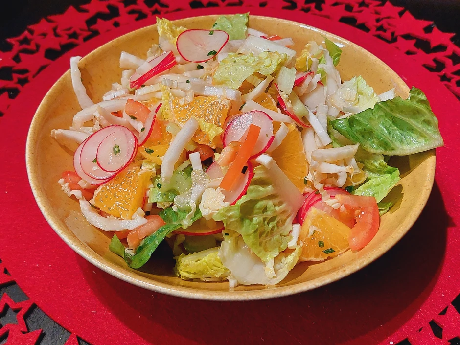 Blattsalat mit Senf-Orangen-Dressing