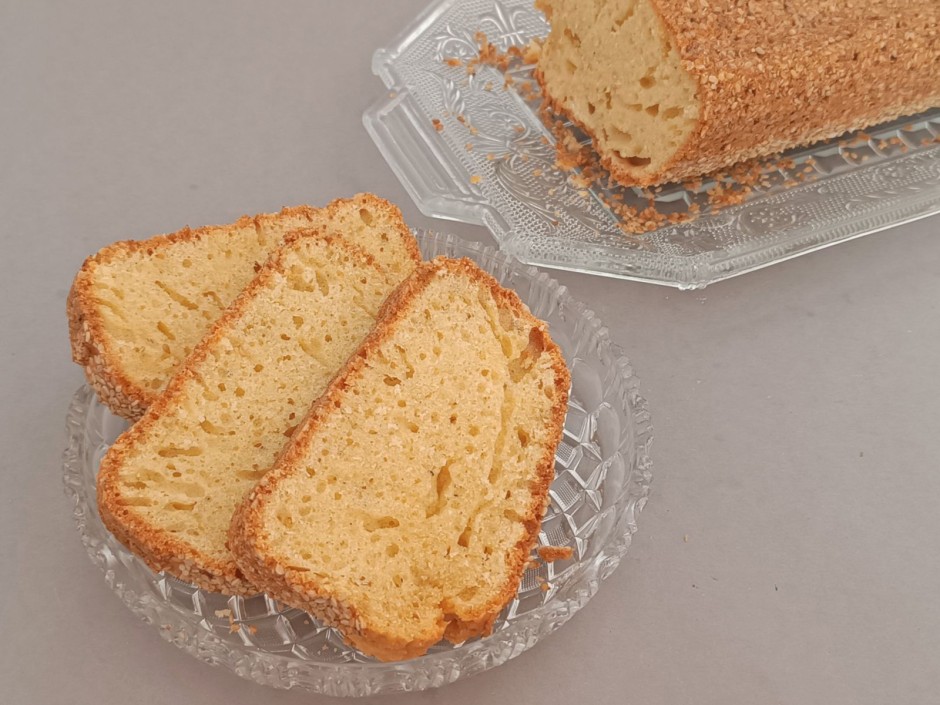 Dinkelkuchen mit Sesam