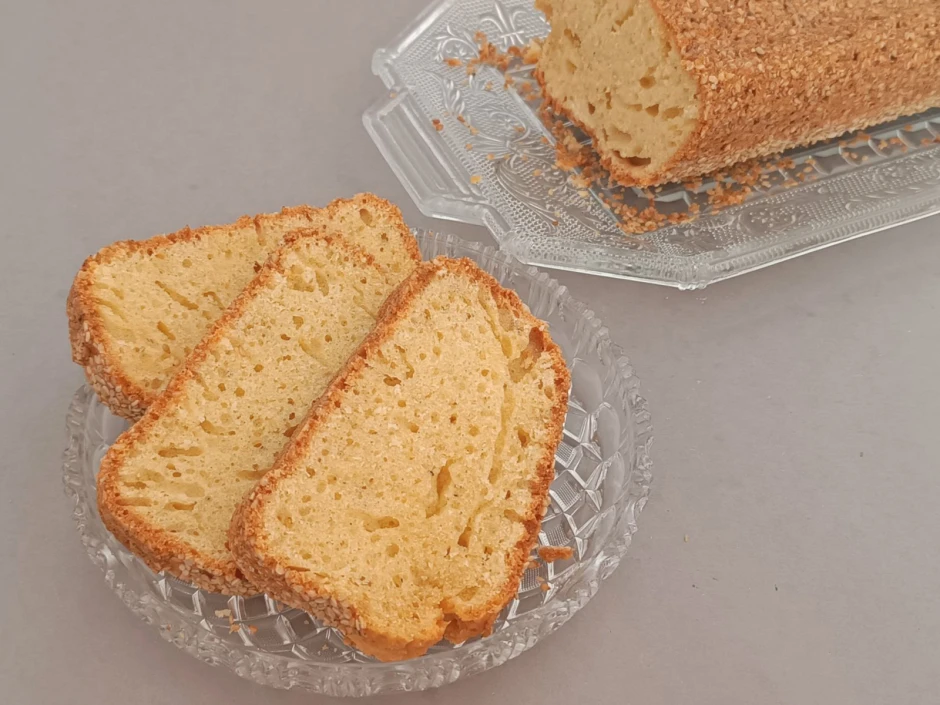 Dinkelkuchen mit Sesam