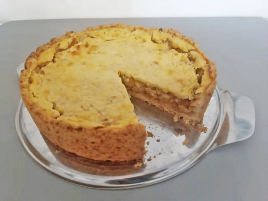Dinkel-Apfelkuchen mit Vanillepudding