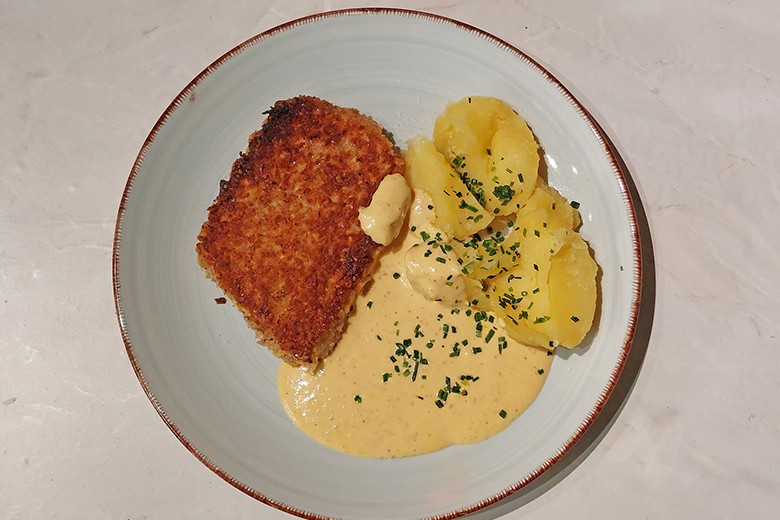 Victoria-Barsch in Senfsoße