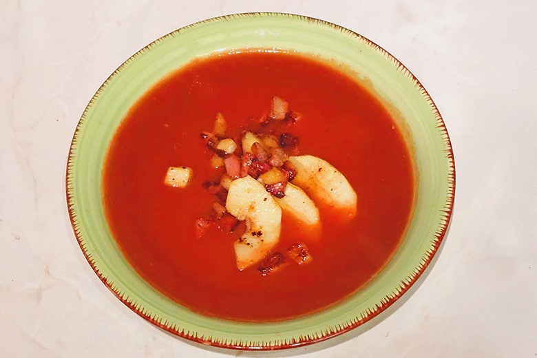 Rote-Rüben-Suppe mit Apfel