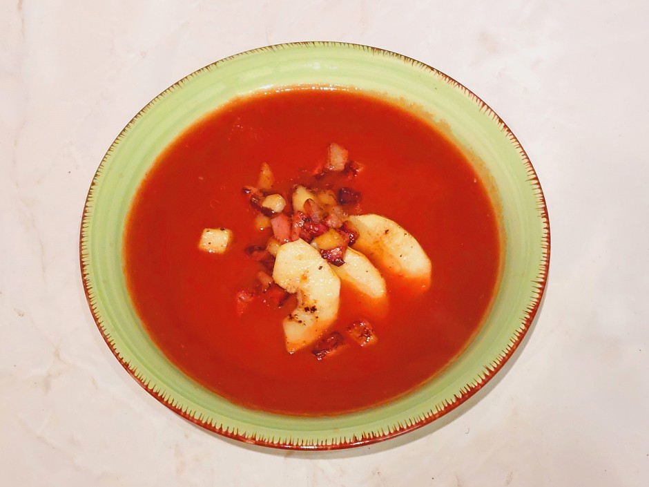 Rote-Rüben-Suppe mit Apfel