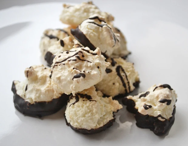 Kokoshäufchen mit Schokolade
