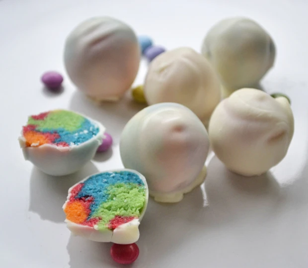 Regenbogen B&auml;llchen - Rainbow cake balls