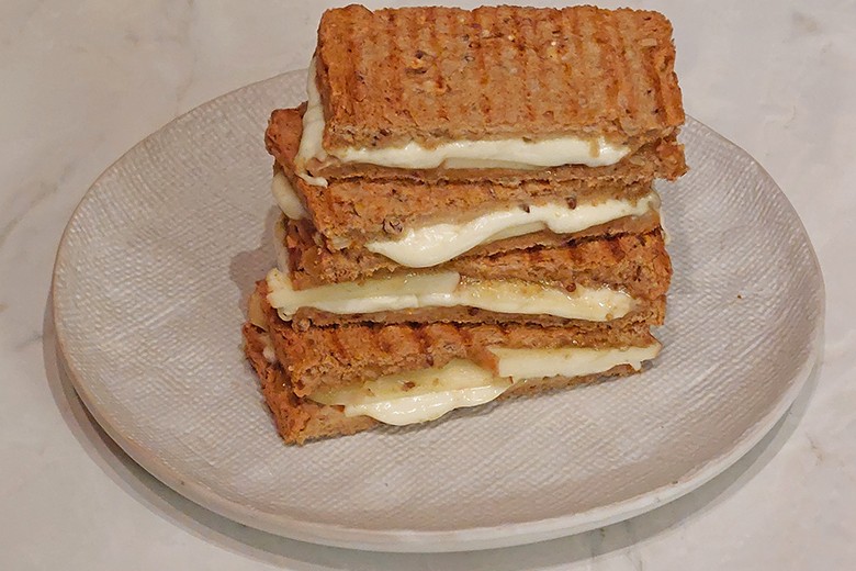 Mozzarella-Apfel-Sandwich