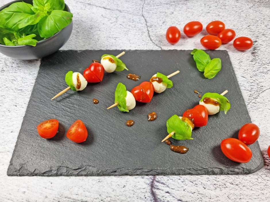 Caprese-Spieße für den Valentinstag