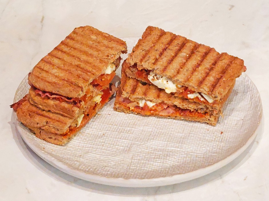 Speck-Knoblauch-Sandwich
