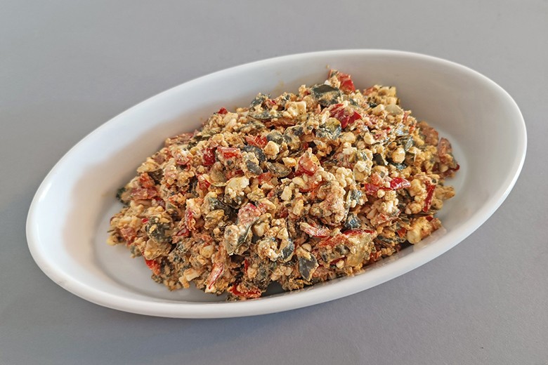 Cottage Cheese mit Paprika und Kürbiskernen