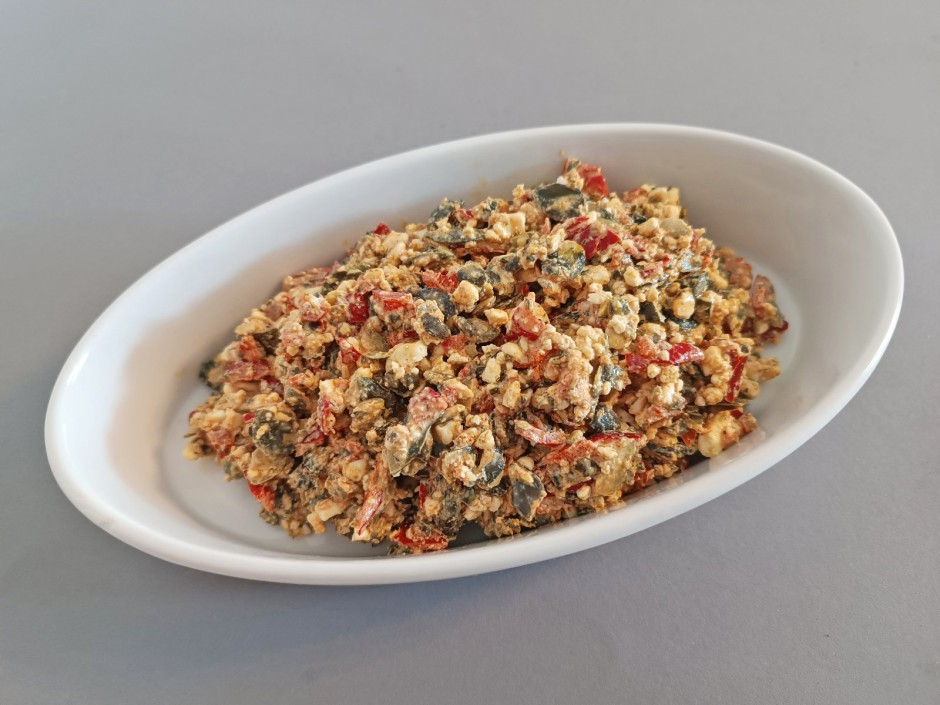 Cottage Cheese mit Paprika und Kürbiskernen