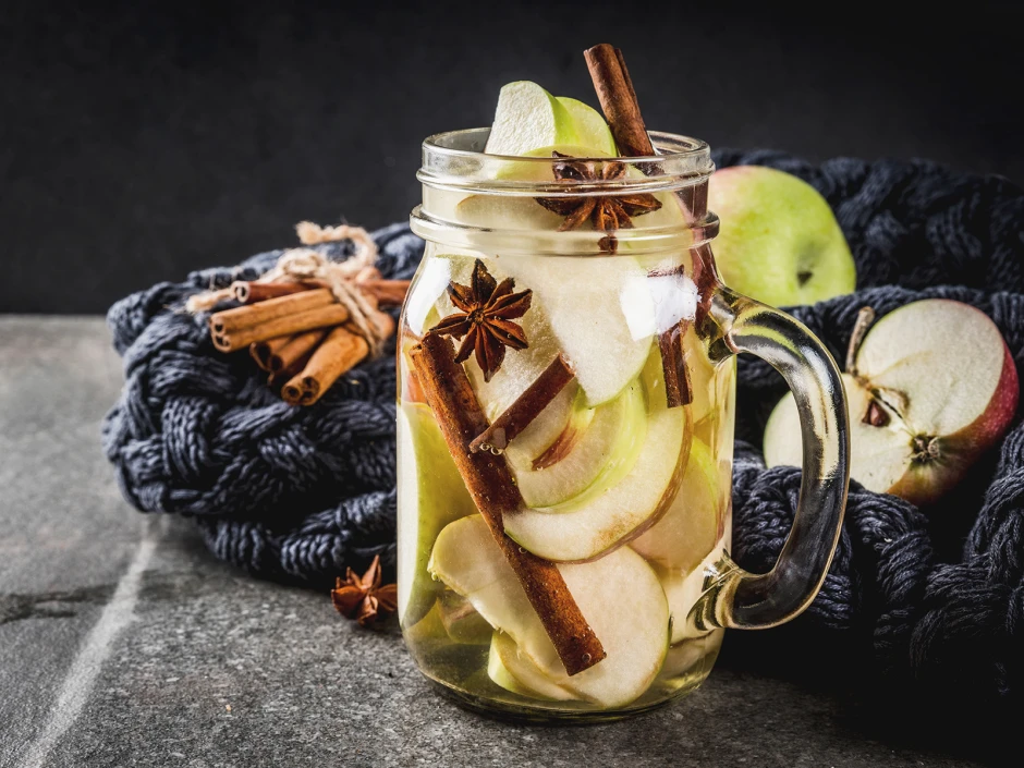Apfel-Zimt-Wasser