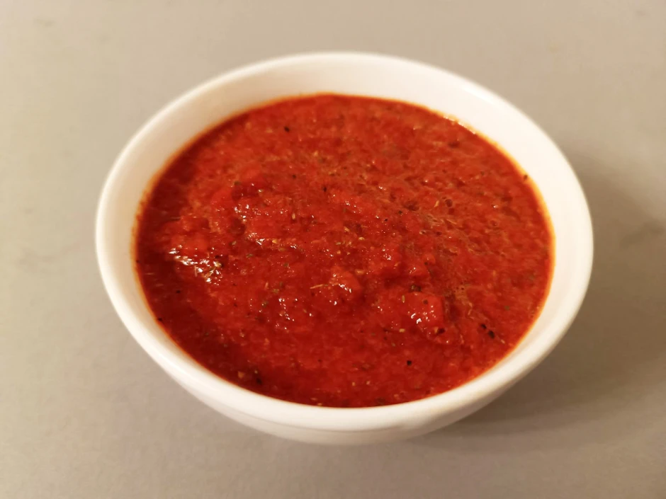 Paprikasauce f&uuml;r Pizzaboden