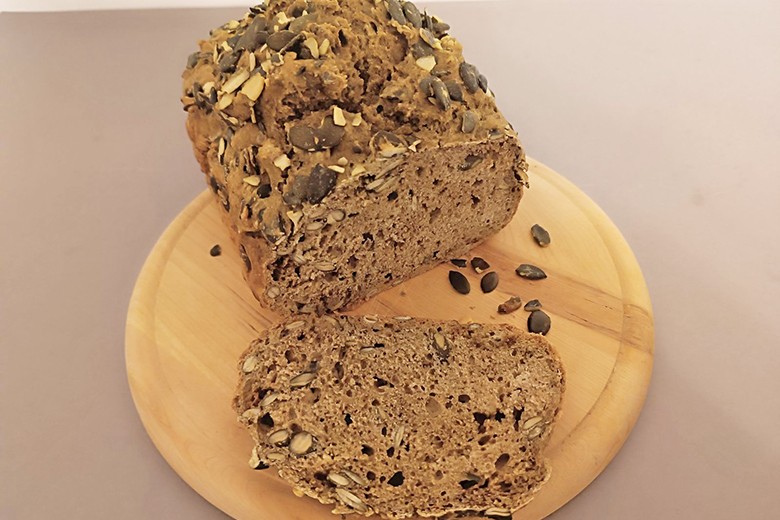 Kürbiskern-Hanfbrot aus dem Brotbackautomaten