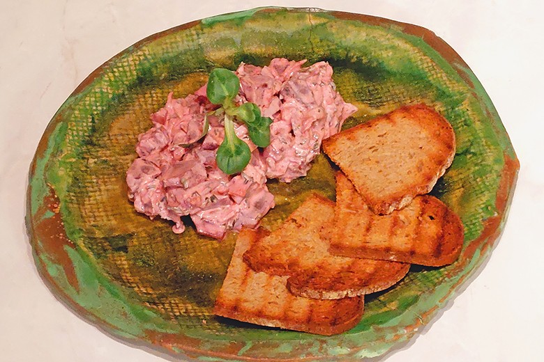 Rote-Rüben-Salat mit Brotchips