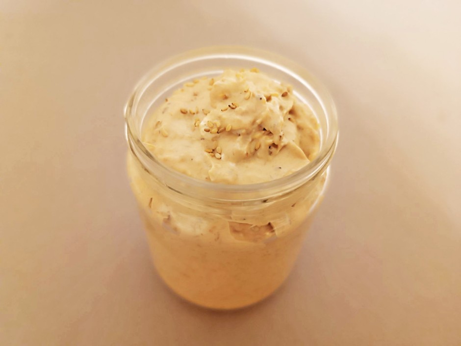 Sesam-Aufstrich mit Ingwer und Carob