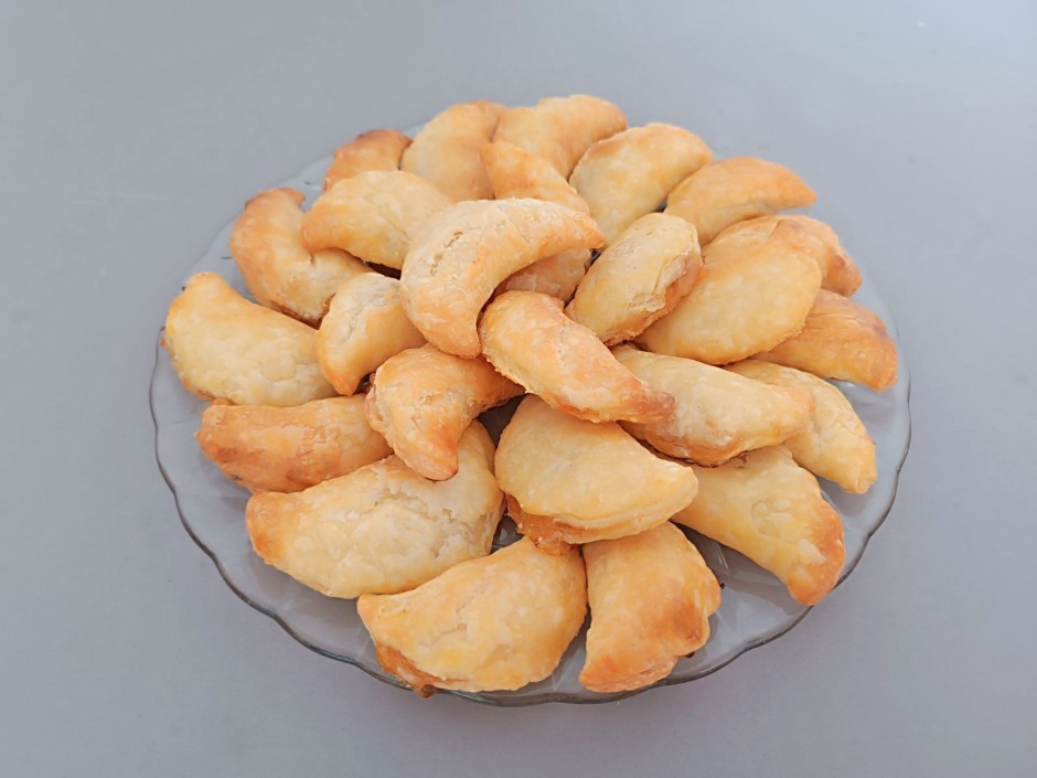 Dinkel-Topfenteig-Halbmonde