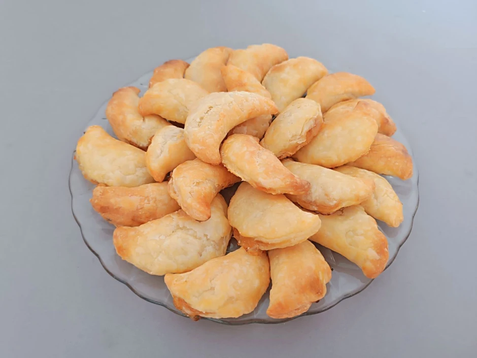 Dinkel-Topfenteig-Halbmonde