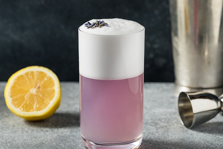 Lavendel Gin Fizz Cocktail
