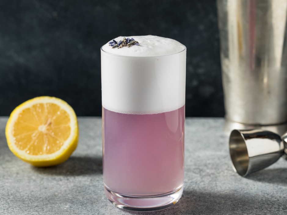Lavendel Gin Fizz Cocktail