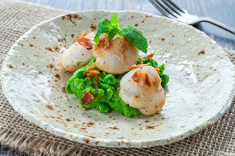 Jakobsmuscheln mit Low-Carb Erbsenpüree