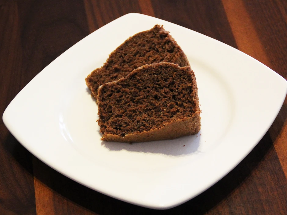 Gewürzkuchen mit Apfelmus